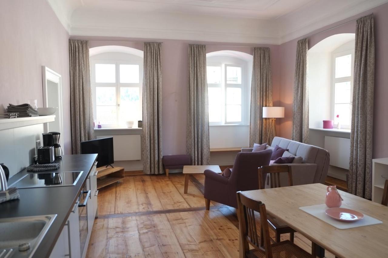 65qm Wohnung Klosterblick im historischen Pfarrhaus Pielenhofen Exterior foto